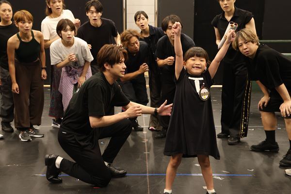 4人のアーニャが奮闘！ ミュージカル『SPY×FAMILY』公開稽古＆ミニ会見レポート