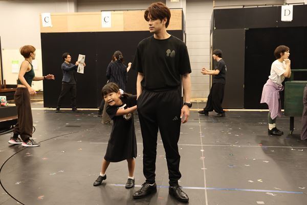 4人のアーニャが奮闘！ ミュージカル『SPY×FAMILY』公開稽古＆ミニ会見レポート