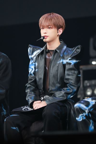 &TEAM、3rdシングル「Go in Blind (月狼)」発売記念ショーケース　一糸乱れない完璧なパフォーマンスを披露【オフィシャルレポート】