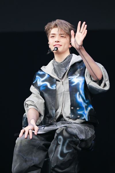 &TEAM、3rdシングル「Go in Blind (月狼)」発売記念ショーケース　一糸乱れない完璧なパフォーマンスを披露【オフィシャルレポート】