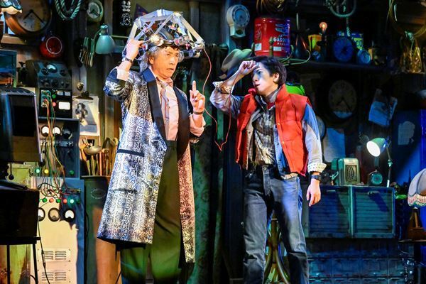 【公開舞台稽古レポート】最初から最後までワクワクが止まらない！　劇団四季『バック・トゥ・ザ・フューチャー』まもなく