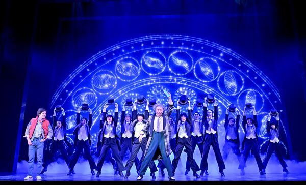 【公開舞台稽古レポート】最初から最後までワクワクが止まらない！　劇団四季『バック・トゥ・ザ・フューチャー』まもなく