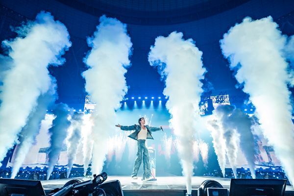 BTS・JIN、ファンコンサートツアー『#RUNSEOKJIN_EP.TOUR in JAPAN』幕張・大阪4公演に13万人が集結　BTSメドレーに歓喜の涙が溢れた大阪公演をレポート