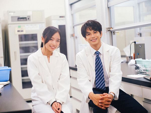 森崎ウィン×向井康二『（LOVE SONG）』キャスト同士の絆が垣間見えるオフショット公開