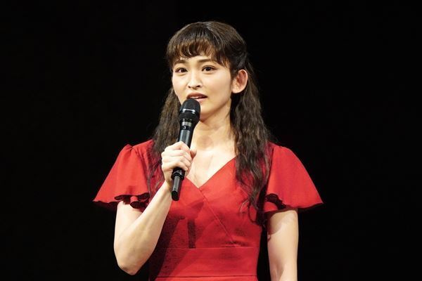中島裕翔、『みんな鳥になって』で舞台初共演の岡本健一に感謝「ひとりの役者として見てくださる」