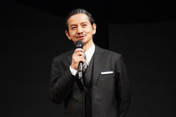 中島裕翔、『みんな鳥になって』で舞台初共演の岡本健一に感謝「ひとりの役者として見てくださる」