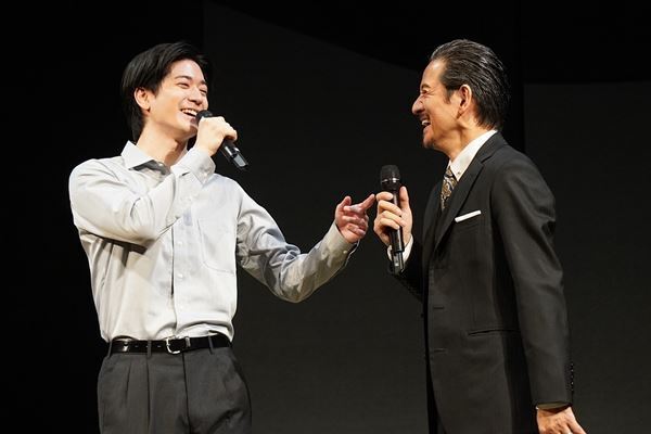 中島裕翔、『みんな鳥になって』で舞台初共演の岡本健一に感謝「ひとりの役者として見てくださる」