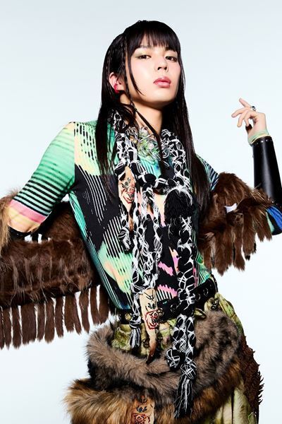 龍宮城、“オルタナティブ”と向き合ったセルフプロデュース新曲「OSHIBAI」MV公開