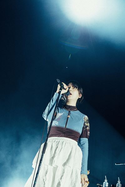 Laura day romance、ジャンルと世代を超える音楽体験　ソールドアウトのファイナル東京公演で魅せたローラズの圧倒的なアンサンブルと無二の音楽性をレポート