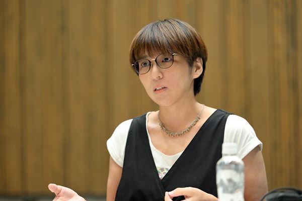 演出家・生田みゆき × 俳優・岡本圭人が語る、『不可能の限りにおいて』という挑戦――〈言葉〉で紛争と向き合う、演劇の力