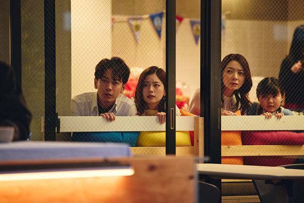 小芝風花×佐藤健『私の夫と結婚して』第9話・第10話の場面写真13点公開　最終話配信記念インタビュー動画も