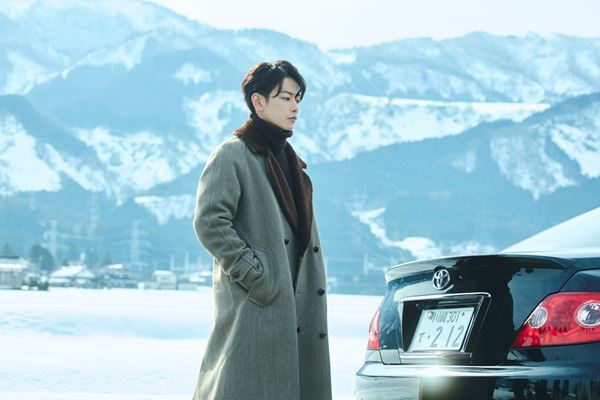 小芝風花×佐藤健『私の夫と結婚して』第9話・第10話の場面写真13点公開　最終話配信記念インタビュー動画も