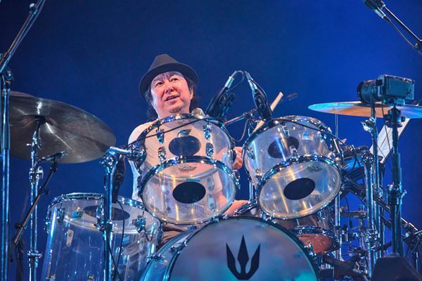 TRICERATOPS 熱狂と興奮と感動が渦巻いた、無期活動休止ファイナル公演レポート「オレらのファンになってくれて、全員に感謝。また会いましょう！」