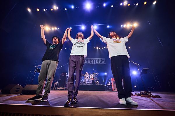 TRICERATOPS 熱狂と興奮と感動が渦巻いた、無期活動休止ファイナル公演レポート「オレらのファンになってくれて、全員に感謝。また会いましょう！」