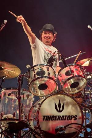 TRICERATOPS 熱狂と興奮と感動が渦巻いた、無期活動休止ファイナル公演レポート「オレらのファンになってくれて、全員に感謝。また会いましょう！」