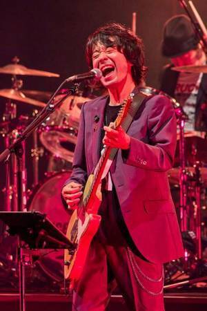 TRICERATOPS 熱狂と興奮と感動が渦巻いた、無期活動休止ファイナル公演レポート「オレらのファンになってくれて、全員に感謝。また会いましょう！」