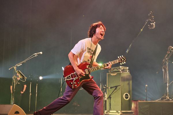 TRICERATOPS 熱狂と興奮と感動が渦巻いた、無期活動休止ファイナル公演レポート「オレらのファンになってくれて、全員に感謝。また会いましょう！」