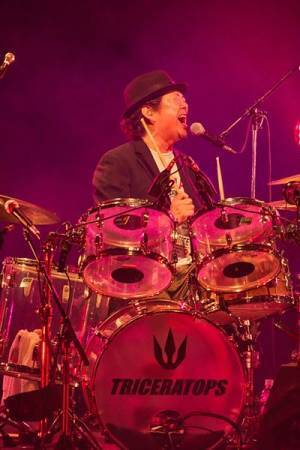 TRICERATOPS 熱狂と興奮と感動が渦巻いた、無期活動休止ファイナル公演レポート「オレらのファンになってくれて、全員に感謝。また会いましょう！」