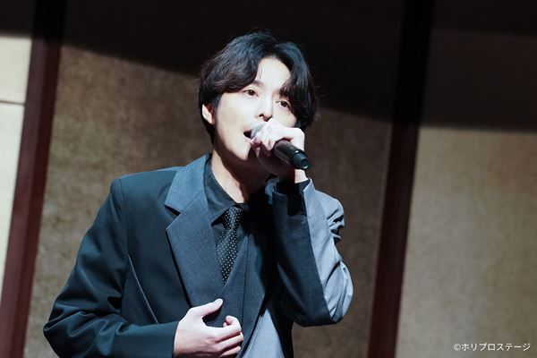 浦井健治＆小池徹平、ミュージカル『ある男』製作発表で一幕ラストのデュエットナンバーを初披露