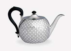 『ウィーン・スタイル ビーダーマイヤーと世紀末』パナソニック汐留美術館で　陶磁器、ガラス、銀器など約270点でウィーンのデザイン史におけるふたつの時代を比較