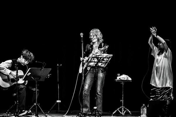 佐々木亮介主催『雷よ静かに轟け』　貴重なセッションが実現！中村一義(Acoustic set with 三井律郎)をゲストに迎えた第七夜をレポート