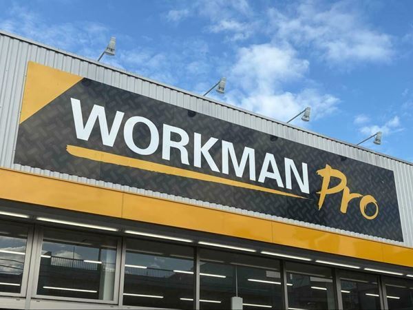 ワークマン、1900円でこれはやり過ぎ！　シンプル＆頑丈なボディバッグが最強だった