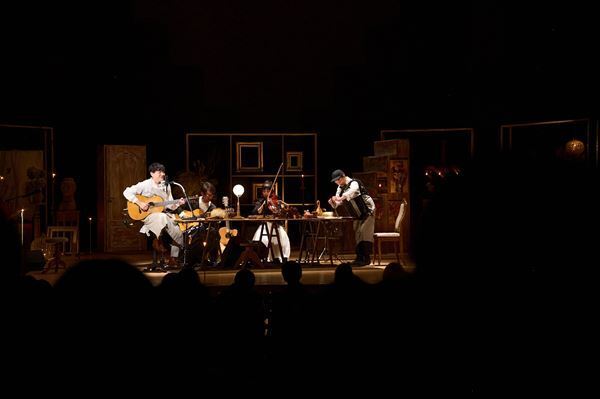 森山直太朗、ふたつのコンセプト・アルバムをそれぞれのツアーで巡る『森山直太朗 Two jobs tour 2025～26『あの世でね』～「弓弦葉」と「Yeeeehaaaaw!」～』鎌倉で開幕