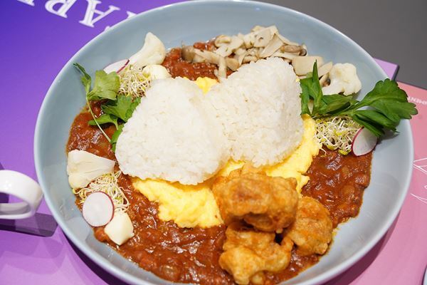 WILD BLUEのテーマカフェが東京・大阪・名古屋にて開催！ カフェの魅力をメンバーが解説「STARRYをはじめ多くの人に寄り添っていただけたら」【独占インタビューあり】