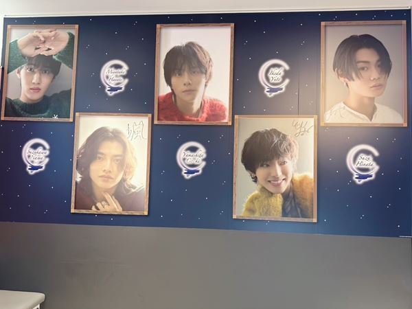 WILD BLUEのテーマカフェが東京・大阪・名古屋にて開催！ カフェの魅力をメンバーが解説「STARRYをはじめ多くの人に寄り添っていただけたら」【独占インタビューあり】