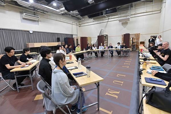 稲垣吾郎、平岡祐太ら『ハリー・ポッターと呪いの子』4年目新キャストの稽古が開始　初読み合わせ＆ワークショップレポート到着