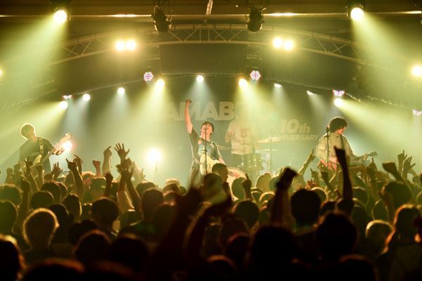 「気づいたら10年もこんなイカれたことやってます」G-FREAK FACTORY主催『山人音楽祭』熱狂の初日を最速レポート