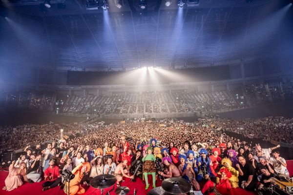 「気づいたら10年もこんなイカれたことやってます」G-FREAK FACTORY主催『山人音楽祭』熱狂の初日を最速レポート