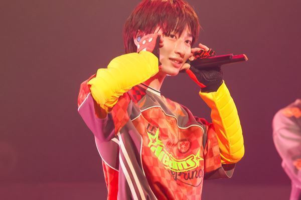 ICEx 「ICEx Second Concert Tour 2025 “ROUTE-8”」追加公演レポート「みんなのおかげで人生が楽しいと思える」