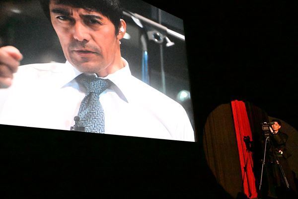 前代未聞『ショウタイムセブン』上映中舞台挨拶開催　阿部寛「98分でハラハラドキドキしてもらえる体験型の作品」