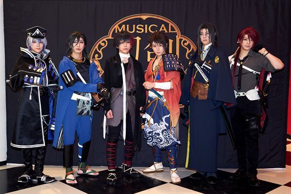 ミュージカル『刀剣乱舞』～坂龍飛騰～の舞台写真＆コメントが到着　田村心「7年ぶりの陸奥守吉行の出陣、楽しみにしていて」