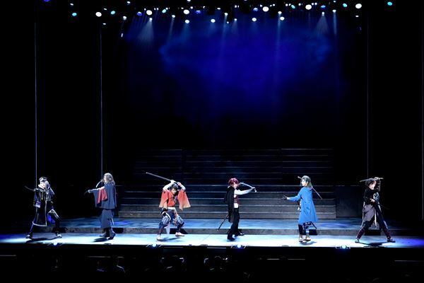 ミュージカル『刀剣乱舞』～坂龍飛騰～の舞台写真＆コメントが到着　田村心「7年ぶりの陸奥守吉行の出陣、楽しみにしていて」