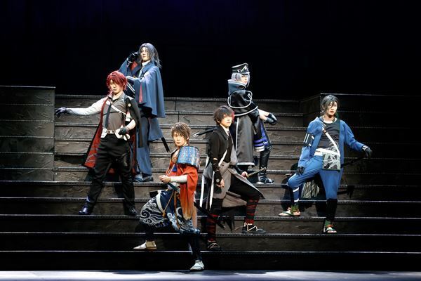 ミュージカル『刀剣乱舞』～坂龍飛騰～の舞台写真＆コメントが到着　田村心「7年ぶりの陸奥守吉行の出陣、楽しみにしていて」