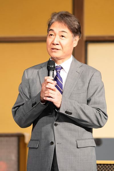 久本雅美主演『花嫁 〜娘からの花束〜』舞台写真&囲み取材レポートが到着　石井ふく子の現場は「居心地いい」