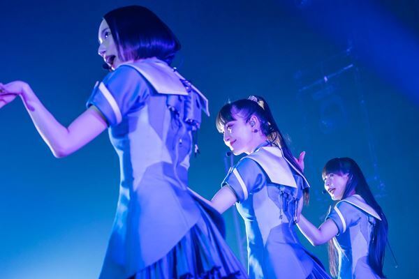 グランジ・遠山大輔によるZAZEN BOYS×Perfume『70号室の住人LIVE!!!! 〜チョコレイトポテトサラダ〜』「ポテトサラダ」はダンスミュージックなの……か?