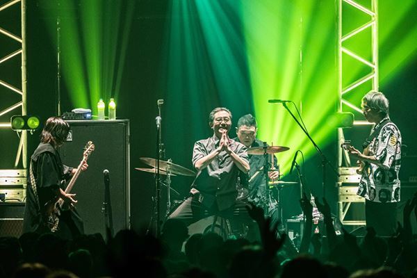 グランジ・遠山大輔によるZAZEN BOYS×Perfume『70号室の住人LIVE!!!! 〜チョコレイトポテトサラダ〜』「ポテトサラダ」はダンスミュージックなの……か?