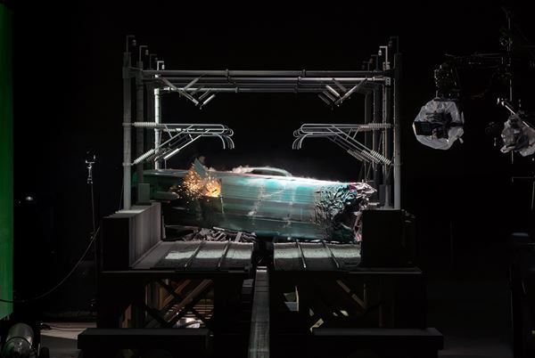 草彅剛主演のNetflix映画『新幹線大爆破』特撮メイキング画像7点が公開