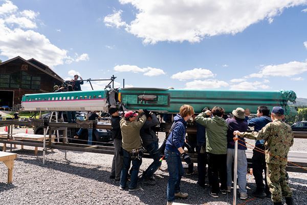 草彅剛主演のNetflix映画『新幹線大爆破』特撮メイキング画像7点が公開