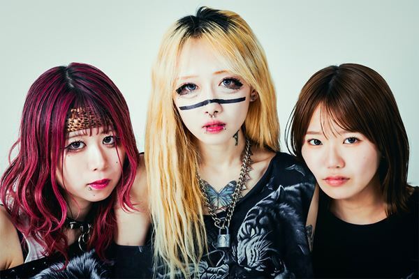 つきみ、新たな一面を魅せるクリスマスソング「Winter Love…」本日配信リリース