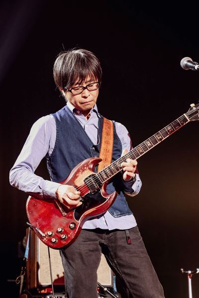 フラカン×スキマ『デラックス・ドラゴン』大盛況で幕、伝説のザ・ライターズ復活も！【ライブレポート】