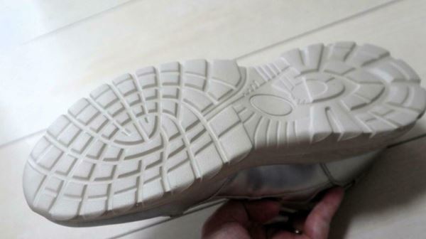 GLOBAL WORK「本当に足が疲れないスニーカー」が快適すぎた！　7km以上歩いてスゴさを実感