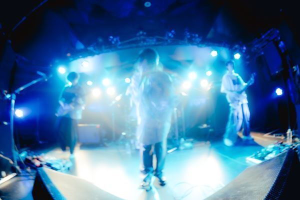 『Grasshopper vol.35』謎多き3組が新代田FEVERに集結！　N8(neito§)、帰りの会、終活クラブが魅せた熱狂と感情のクロスオーバーをレポート