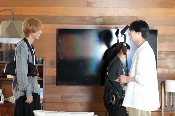 『２５時、赤坂で』の撮影現場に潜入！ 真夏の朝、緊迫感あふれる羽山と白崎の熱演の裏側