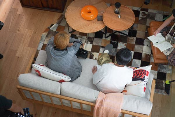 『２５時、赤坂で』の撮影現場に潜入！ 真夏の朝、緊迫感あふれる羽山と白崎の熱演の裏側