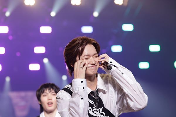 原因は自分にある。が初のアリーナ公演で見せた観測者との絆「これからも手を取り合って、一緒に歩んでいけたら」ぴあアリーナMM「AREANA LIVE 2023 因果律の逆転」ライブレポート