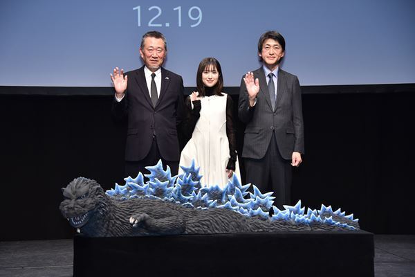 世界最大級の屋内ゴジラが羽田空港に降臨！ 全長40mのド迫力スケールに福本莉子も「本当に驚きました！」